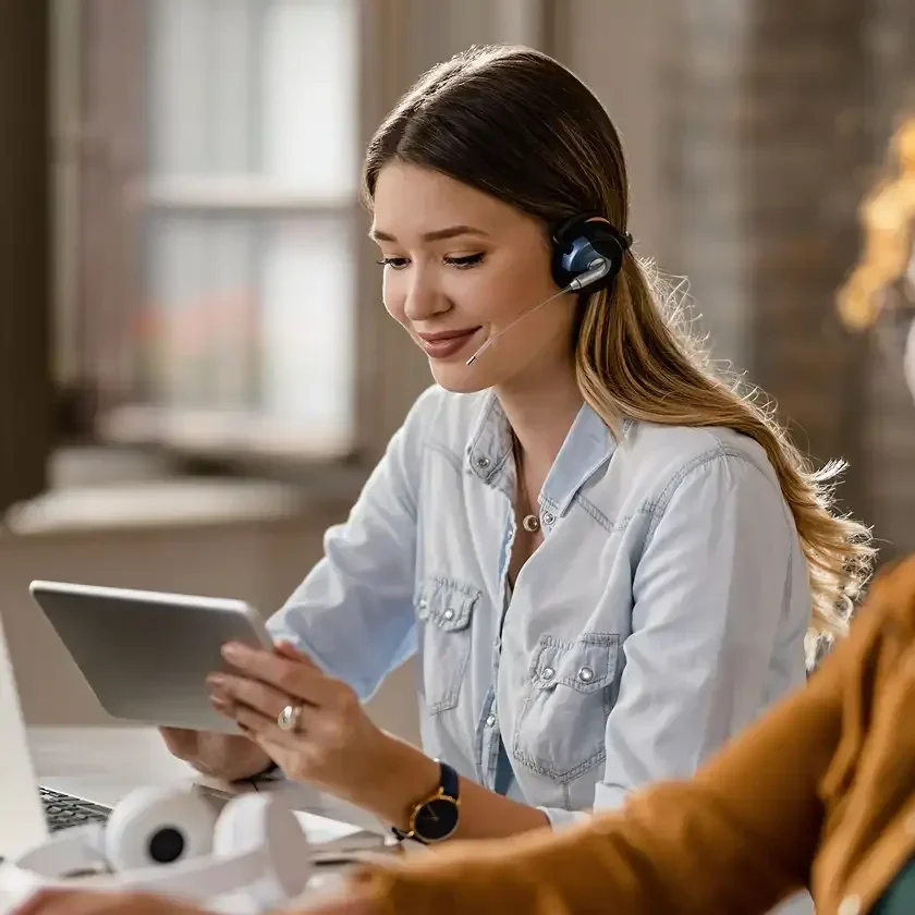 Customer support outsourcing agent using digital tools to assist clients through a Starlit-recommended partner